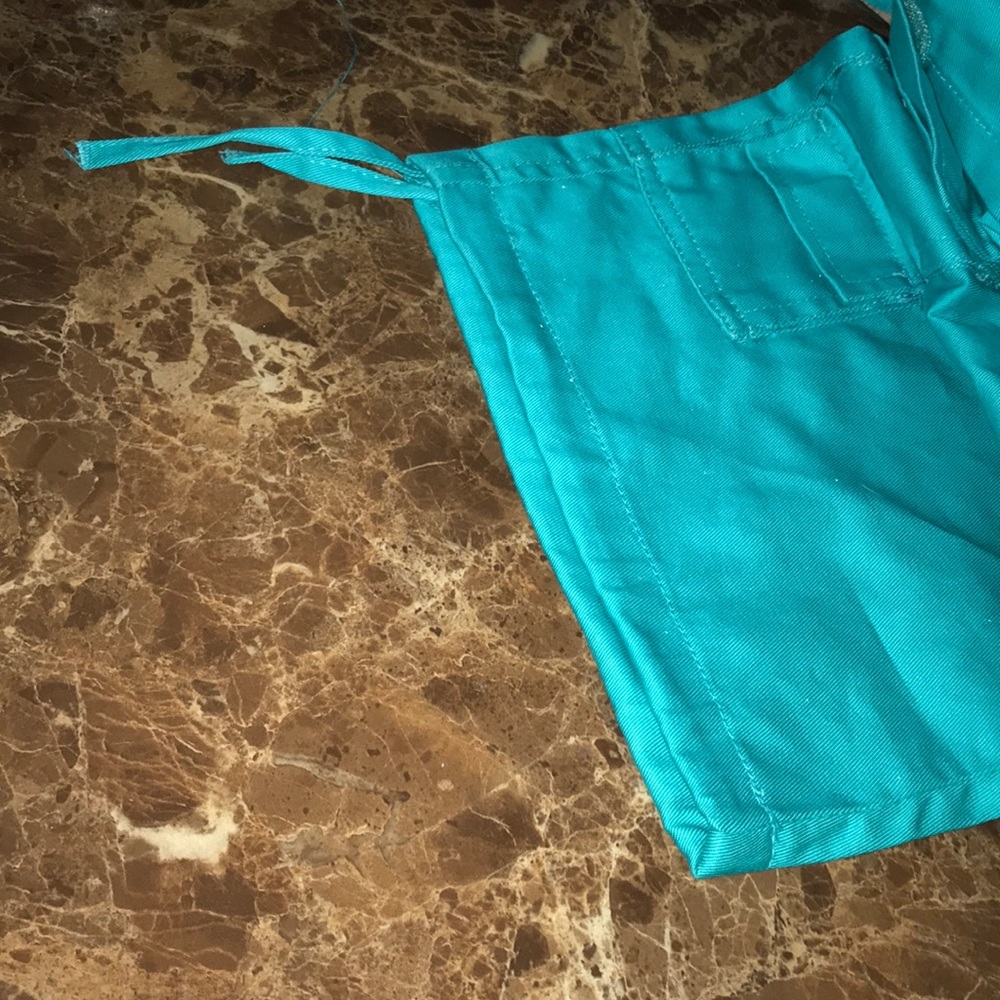 Shorts - Picture 7 of 8